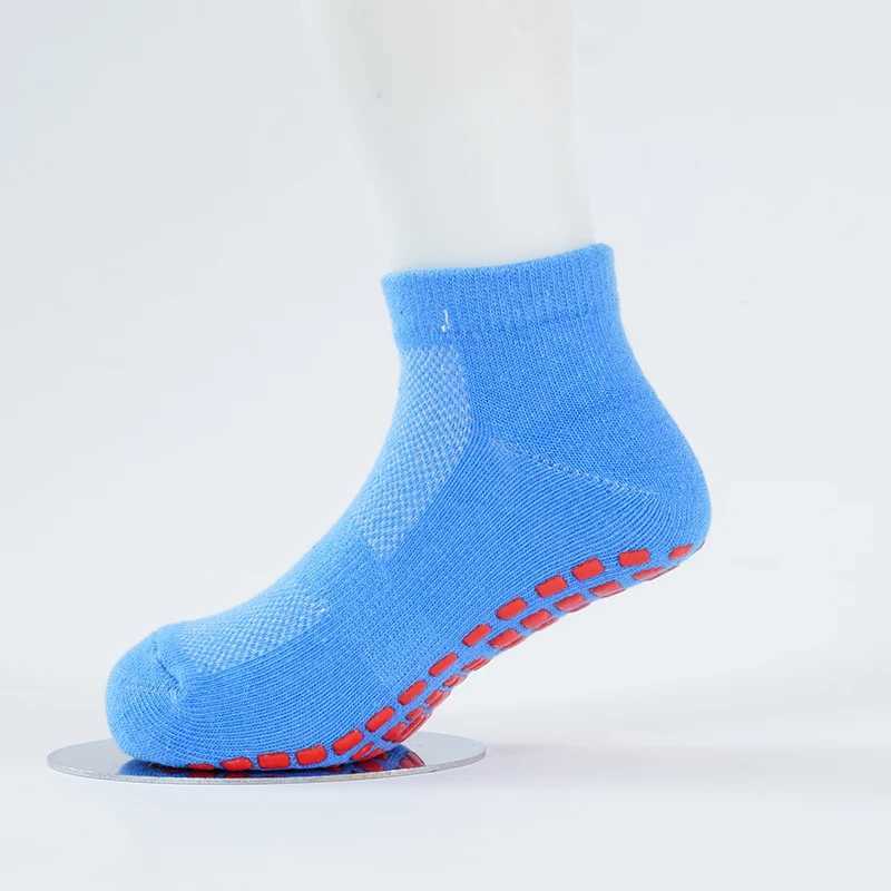 Chaussettes pour enfants Enfants adultes Trampoline non glissante chaussettes en coton Coton Boucques courtes élastiques Garçons Girls Outdoor Famille Sports Yoga Socks D240515