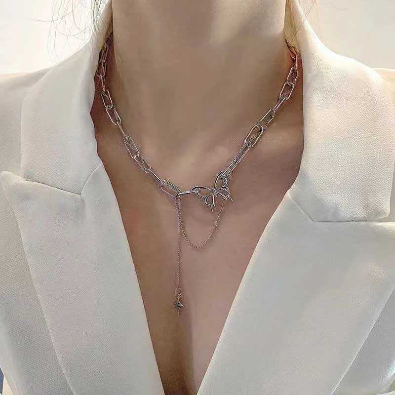 Chokers Womens Fashion Halsband Silver Fjäril Kort gåva Halsbandsgeometri halsbandsmycken D240514