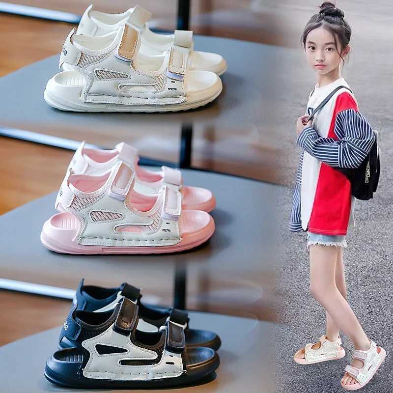 Sandalen Childrens Sandals Zomer Nieuw Beige Casual Boys and Girls Beach schoenen Pink Fashion Soft Sole Anti Slip Childrens Sports Sandals D240515