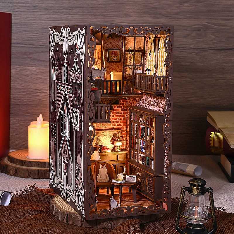Arkitektur/DIY House DIY Book Nook Kit Trädockor Puzzle Bookhelf Insert Decor med LED Light Doll House Model Insert Bookend Building Kit