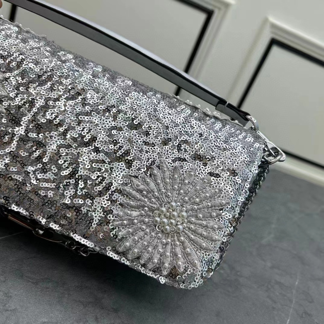 Designer Bag Flip Evening Bags Showcase Purse Mini Lace geborduurde handtas met kristal geïnspireerde decoratie Pearl Party Bag Silver Pargin Decoratie