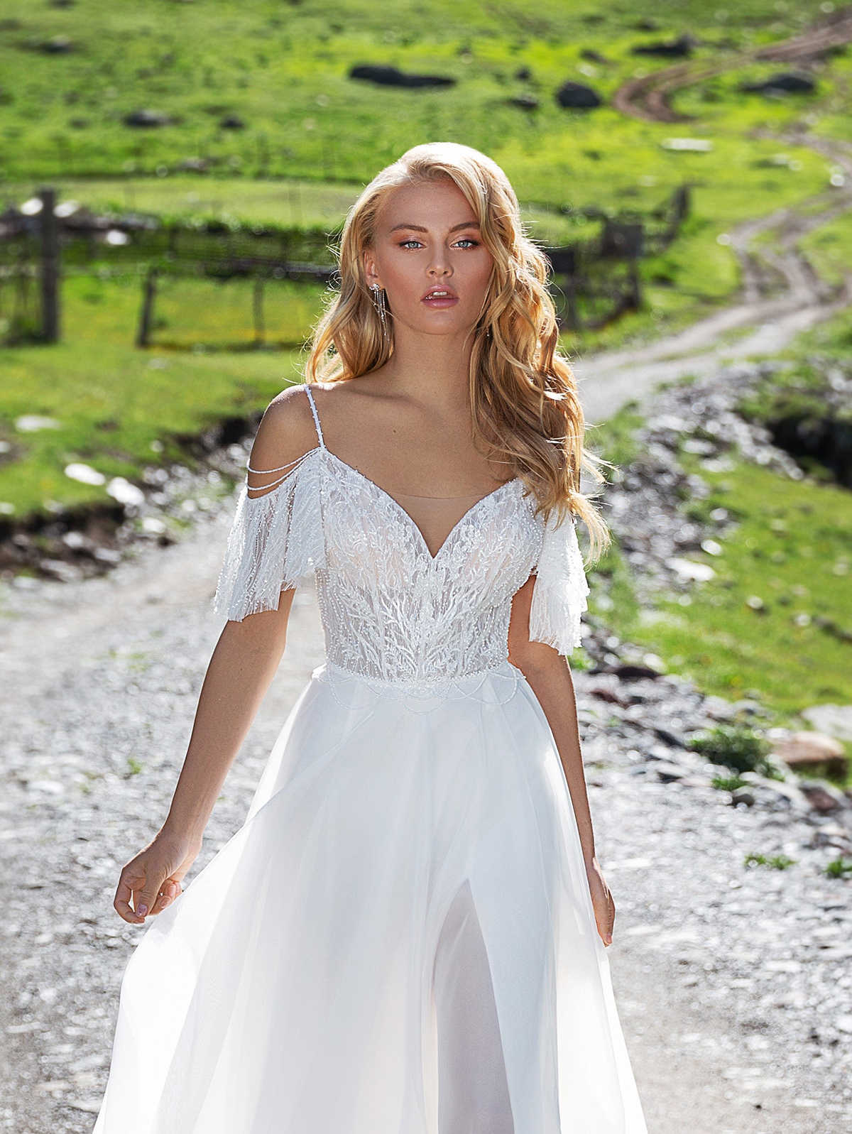 Simple une robe de mariée en ligne pour femmes chérie au large de l'épaule robe de mariée en dentelle robes de train en dentelle vestide de novia sur mesure