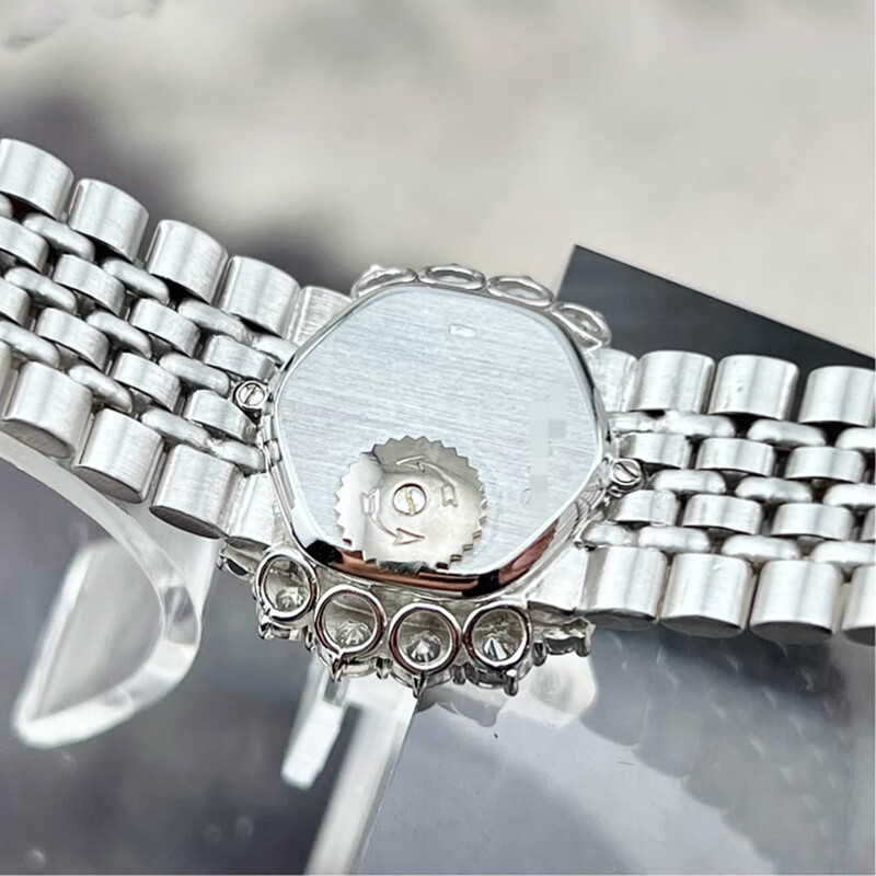 OaeIpo Watch Luxusdesigner Epi Womens Watch Schmuckwache Serie 24mm Dia 18k Platin manuelle mechanische Uhr Luxus Uhr Original Diamant