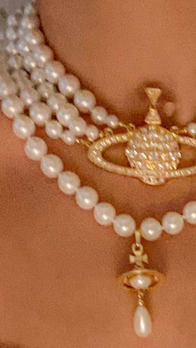 Três filmes Pearl Bas Relief Charker Classic Classic Saturn Colar feminino Feminino Pérola multi-camada e gargantilha de diamantes