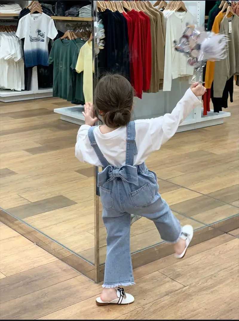 Salti di salto 2023 autunno neodolutore bambini pantaloni bambini baby girl dorso macerato in denim bambini jeans elastici abbigliamento bambini y240520t0bm