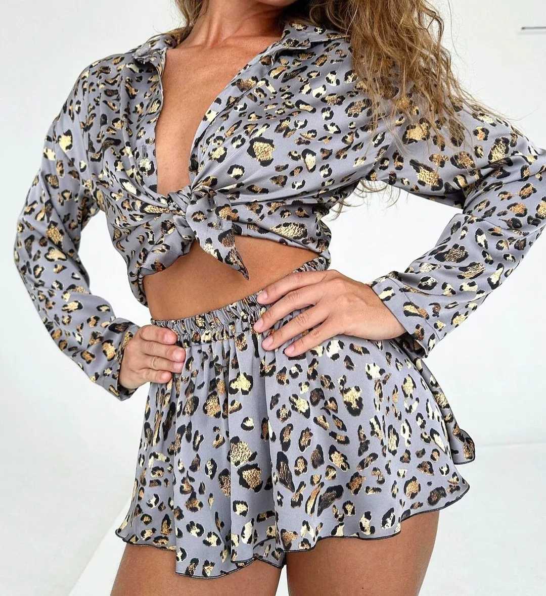 Sexy Pyjamas Frühling bedruckte modische Leibchen-Dessous langärmelige Pyjama-Shorts dreiteiliges Set Nachtwäsche Damen sexy Nachtwäsche und heiß 240330