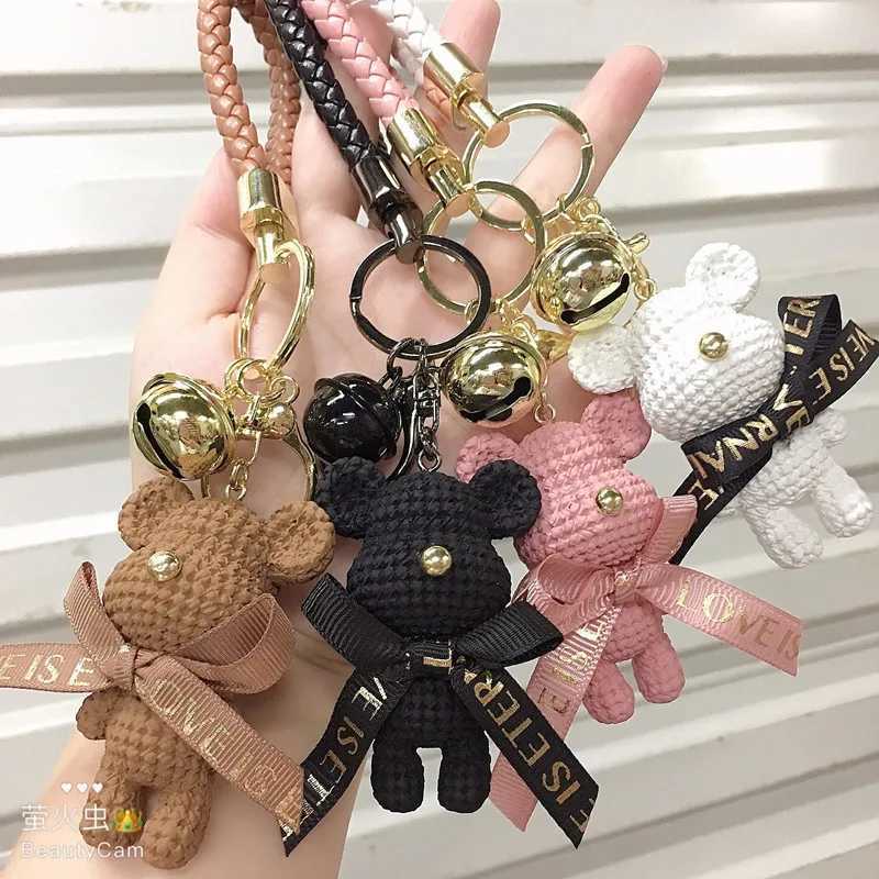 Keychains Lanyards Cute Bear Key Chain Resin Bow Bell Rabbit Keychain Weaving Fashion Doll Bag Pendant Holiday Car Key Ring For Girls Gift J240330