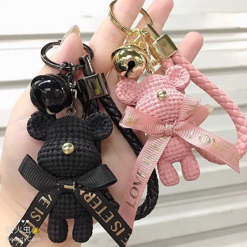 Keychains Lanyards Cute Bear Key Chain Resin Bow Bell Rabbit Keychain Weaving Fashion Doll Bag Pendant Holiday Car Key Ring For Girls Gift J240330