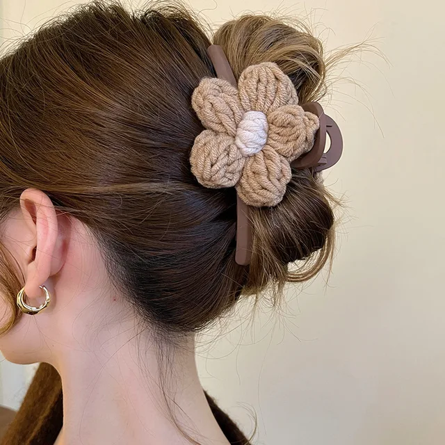 Nouvelle griffe de cheveux en laine pour femme, pince à cheveux de requin rétro élégante, tissage de fleurs, queue de cheval, griffe de crabe, Barrette, accessoires pour cheveux