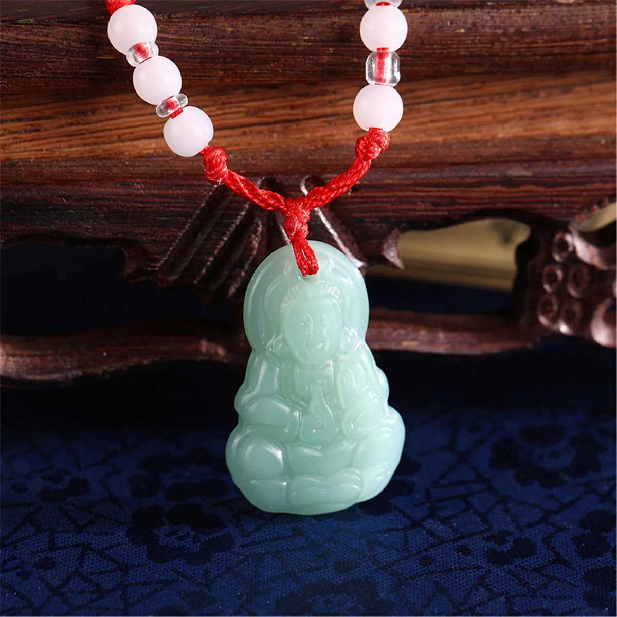 Hanger Kettingen Maitreya Boeddha Hanger Hand Geweven Rode Touw Ketting Mode Guanyin Bodhisattva Geluk Ketting Vrouwen Religieuze Geschenken Groothandel 240401