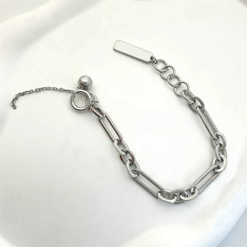 Chain Ins French Justine Metal Chain Ball Pendant Geometric OT Buckle Armband för kvinnor Fashionabla Classic Jewelry Charm Q240401