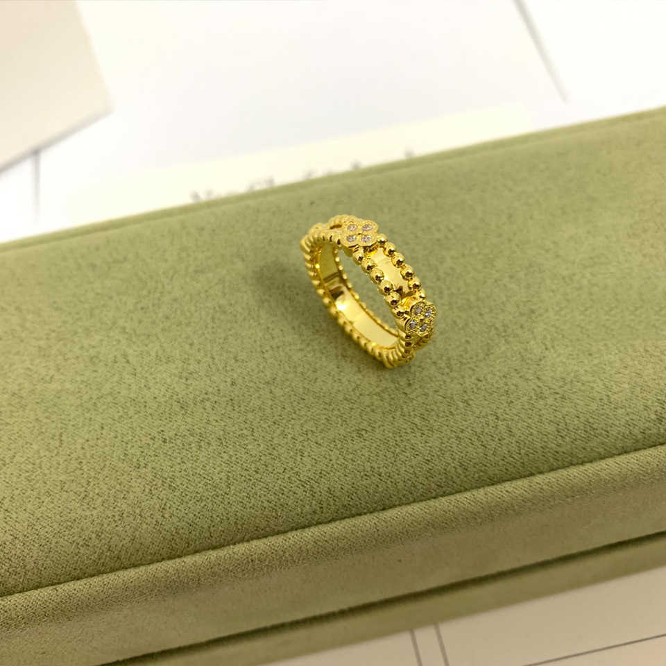 Hot van caleidoscope Ring Female Par Farled Edition Set com Diamond Light Luxury Gold Rose Gold High Clover com logotipo