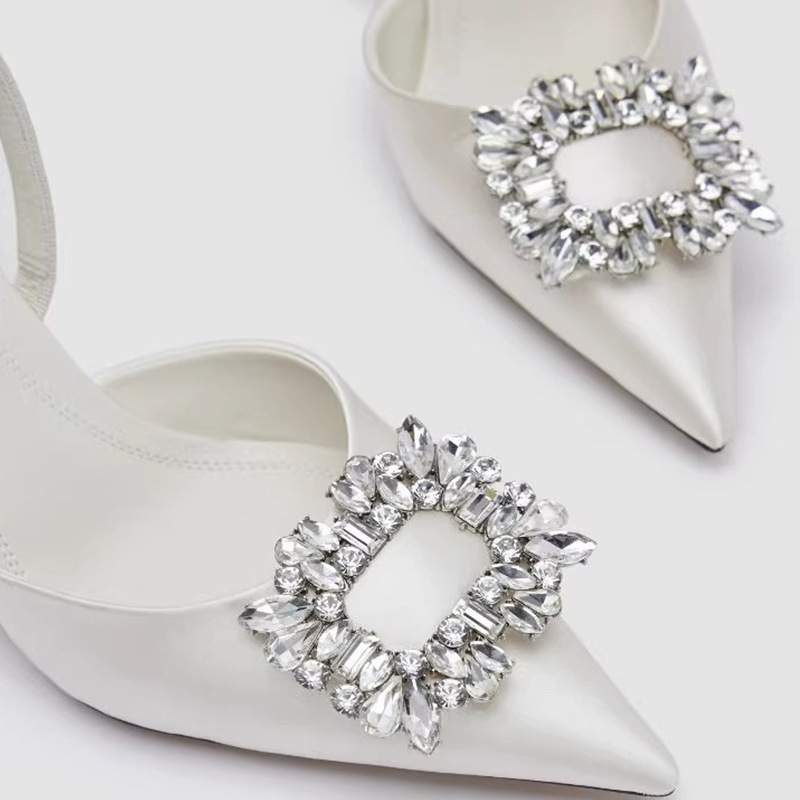 Sandálias de grife sapatos femininos moda cetim apontou salto alto vestido sapato clássico fivela quadrada água diamante festa casamento sapatos