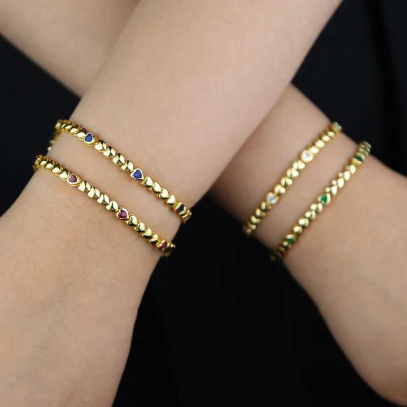 Chain Fashion Womens High Polishing Gold Heart -formad pärlkedja Tennisarmbandsmycken Q240401