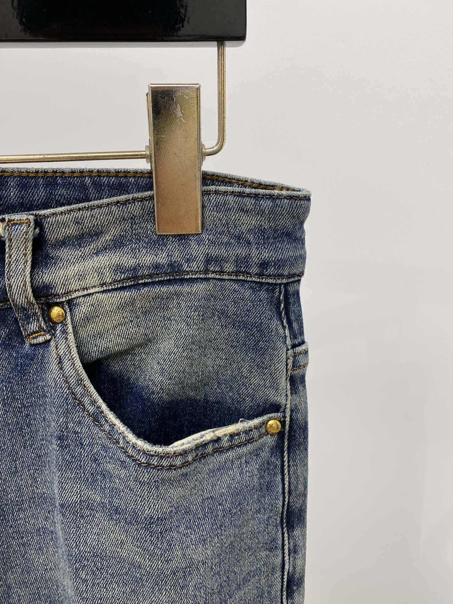 2024 Primavera Autunno Ricamo Cerniera Jeans da uomo Pantaloni lunghi a matita da uomo a righe lavati chiari WCNZ027