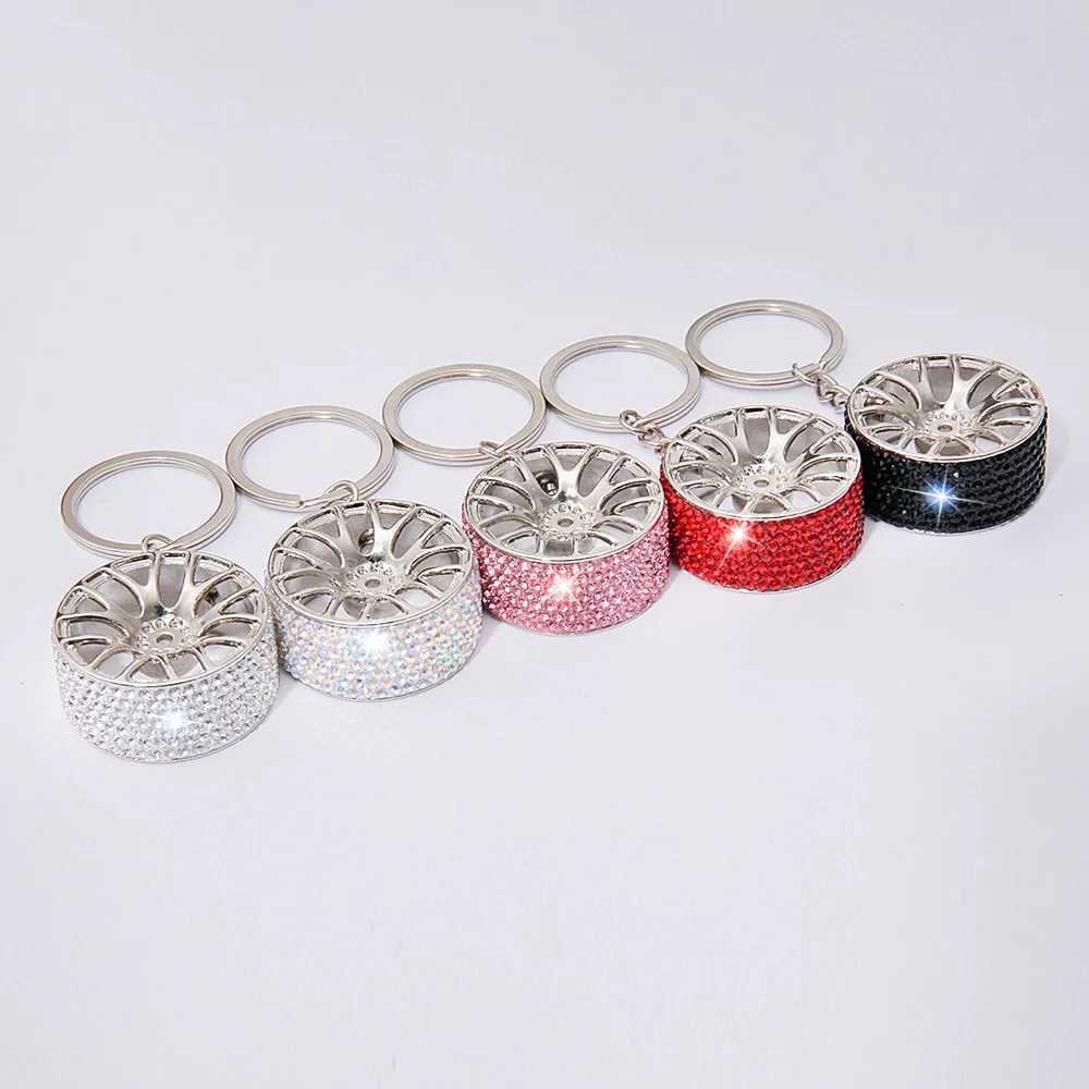 Keychains Lanyards Car Crystal Keychain Tire Rim Keyring 3D Keychain Creative Accessories Car Parts Model Car Keychain Charm J240330