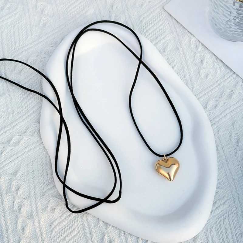 Pendant Necklaces Adjustable Velvet Bow Necklace Tie Chain Fashion Heart shaped Pendant Necklace Elegant Pendant NecklaceL2404