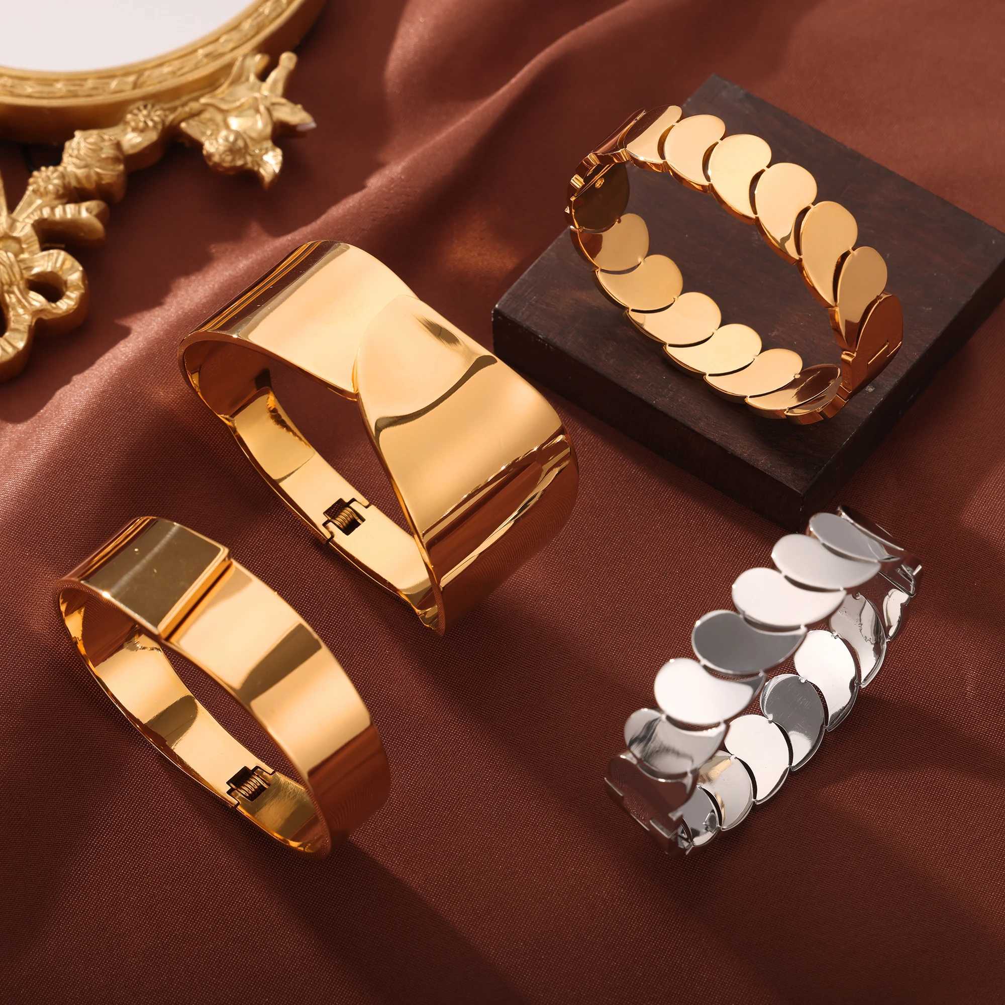Kette Einfaches Design Edelstahl Wassertropfen Armband für Damen Armband Glänzende Oberfläche Luxus Charm Schmuck Großhandel Q240401