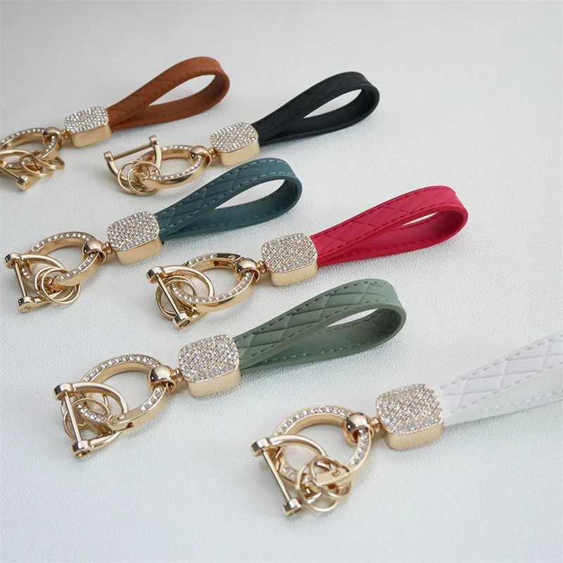 Keychains Lanyards New Rhinestone Plain Pattern Leather Rope Keychain Sparkling Crystal Keychain Womens Girls Keyholder Car Bag Accessories Gift Keyc J240330