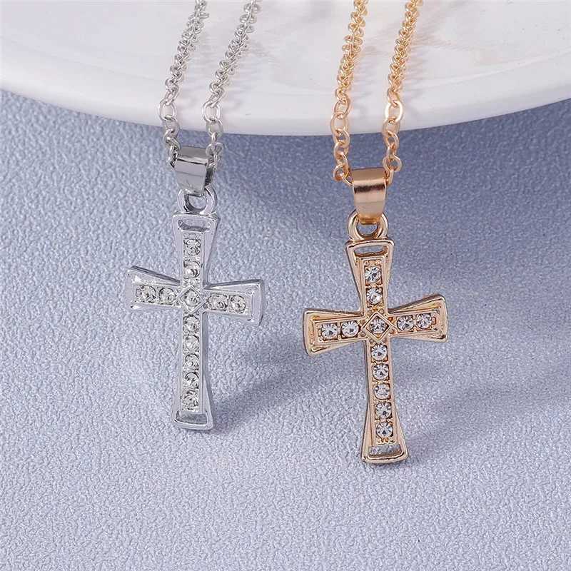 Pendant Necklaces Fashion Cross Necklace for Women Men Gold Silver Color Dazzling Crystal Jesus Crucifix Necklace Christian Jewelry Wholesale 240330