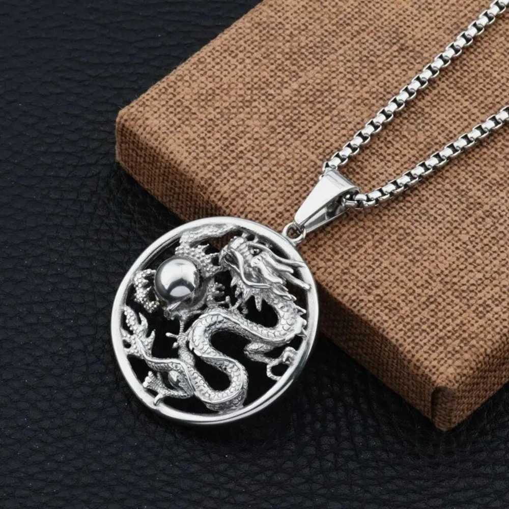 Hänge halsband klassisk kinesisk stil utsökta ihåliga lyckosamma draken skylt hänge halsband för män charm mode lycklig amulet smycken 240330