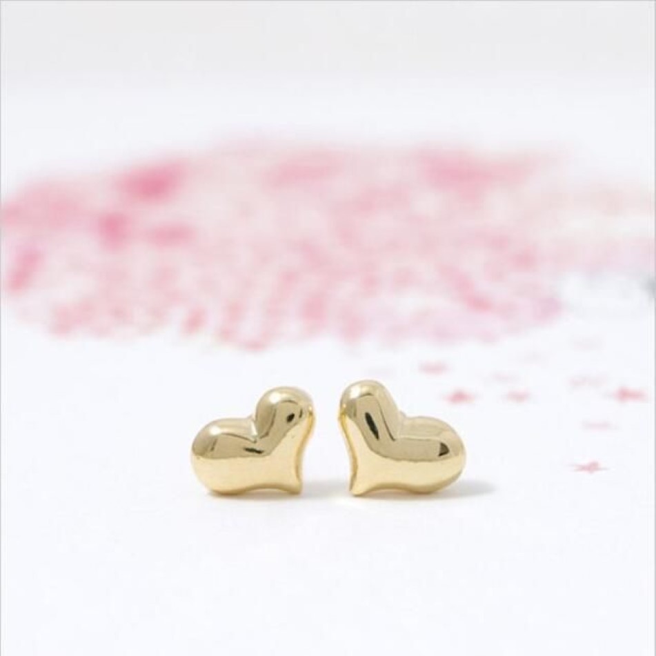 Pendientes de tuerca de corazones llenos de moda Diseño de superficie lisa Protección del medio ambiente Aleación de zinc Material Oro Plata Rosa Tres colores 207y