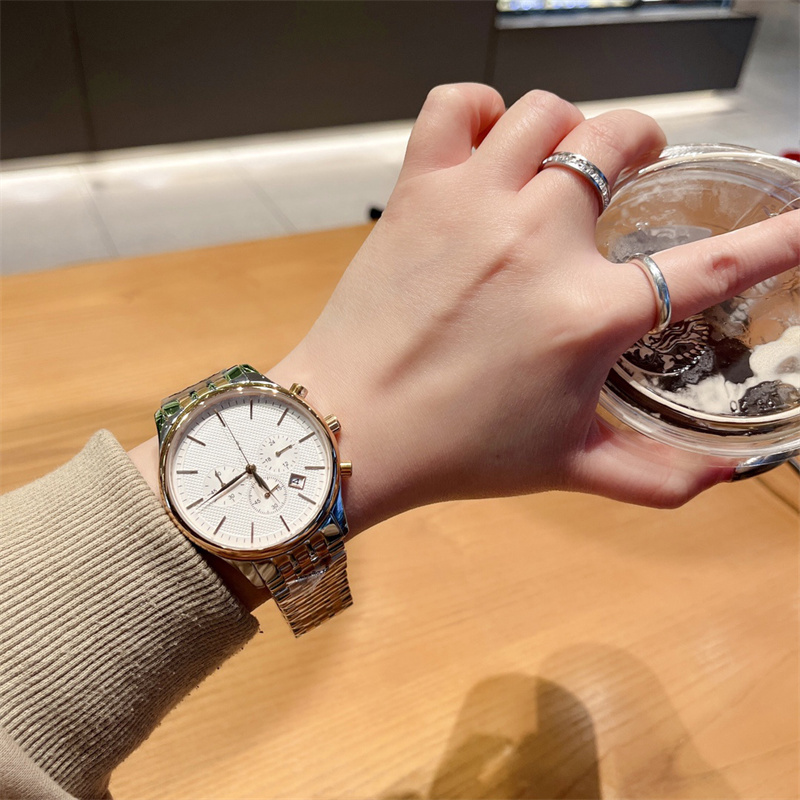 Montres de créateurs PP w-243 montre-bracelet à quartz de haute qualité édition limitée surface hardlex décoration de luxe style rétro d'affaires