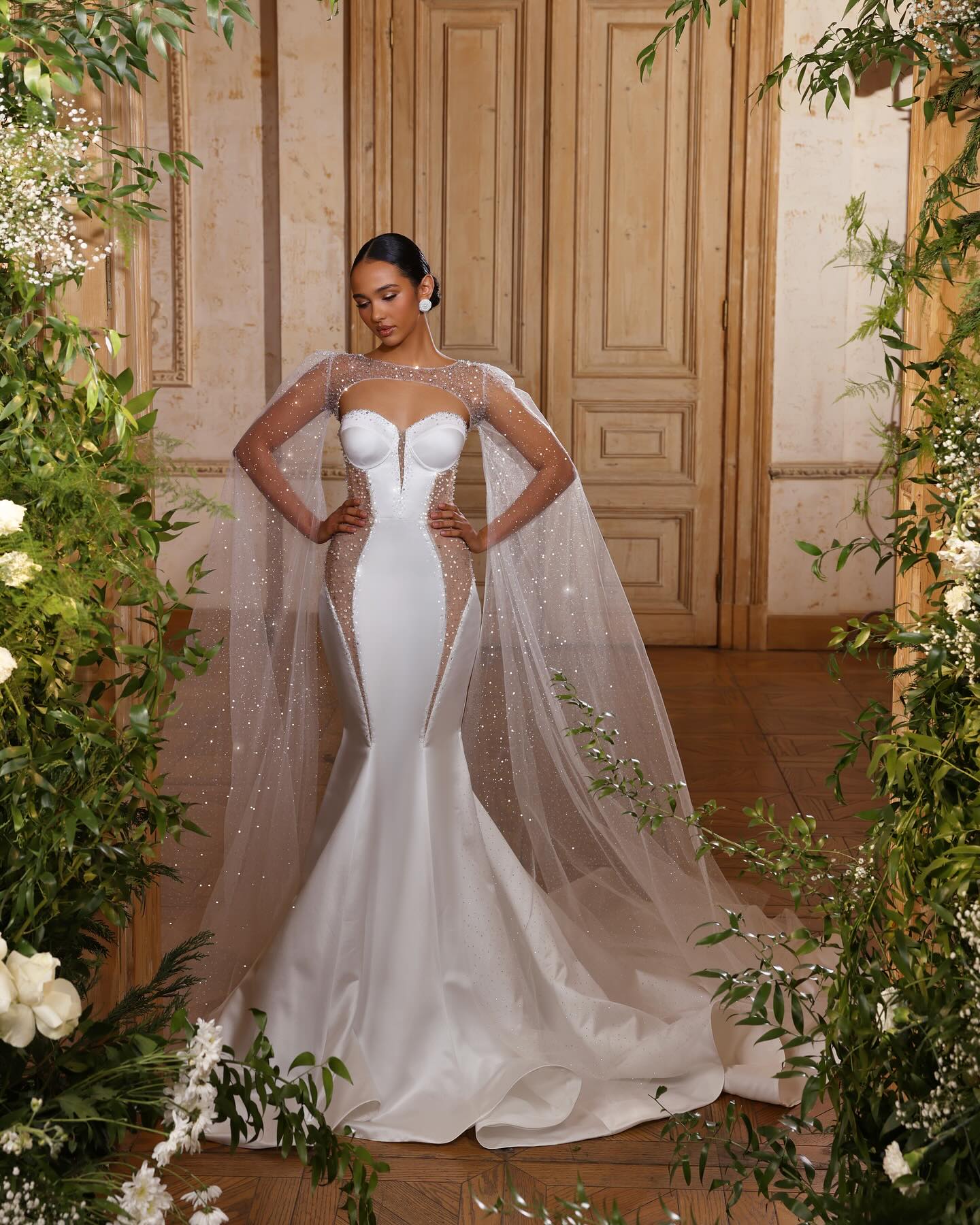 Affascinanti abiti da sposa con paillettes a sirena con strascico staccabile Abiti da sposa in rilievo Maniche lunghe Scollo a cuore Raso Vestido De Novia