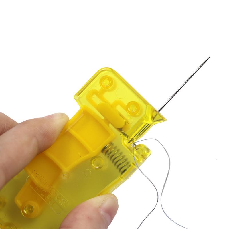 1 pk automatische naald schroefdraadapparaat gele handige eenvoudige naaien gereedschap Home Diy Apparel Sewing naalden schroefdraadgereedschap verkoop