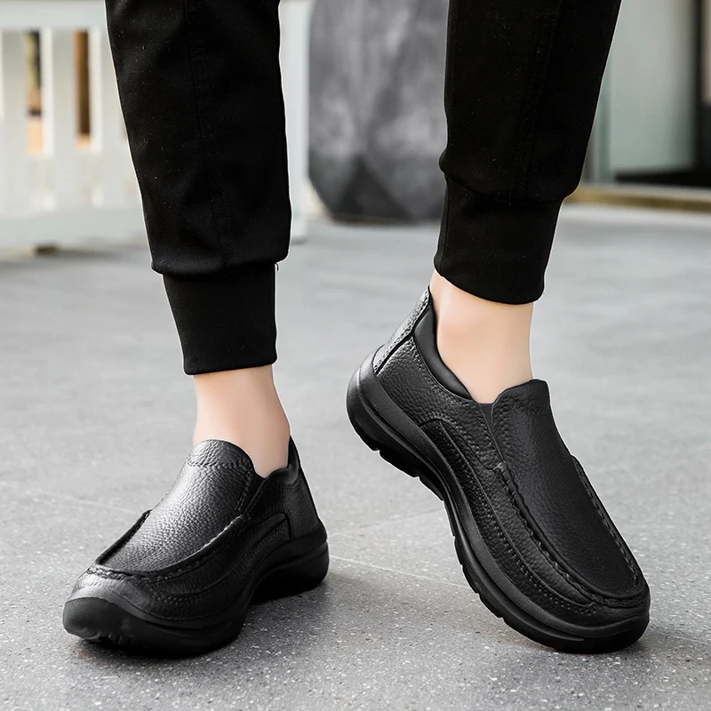 Sandals New Hotel Kitchen Clogs Sandals Men Waterproof Oilproof Work Shoes Breathable Resistant Kitchen Cook Chef Shoes Plus Size