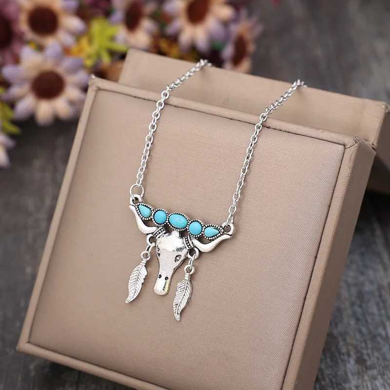 Pendentif colliers 2024 pierres de couleur Turquoise bijoux Punchy rodéo cadeau STEER crâne pendentif collier pour femmes Bull Steer Western collier 240401