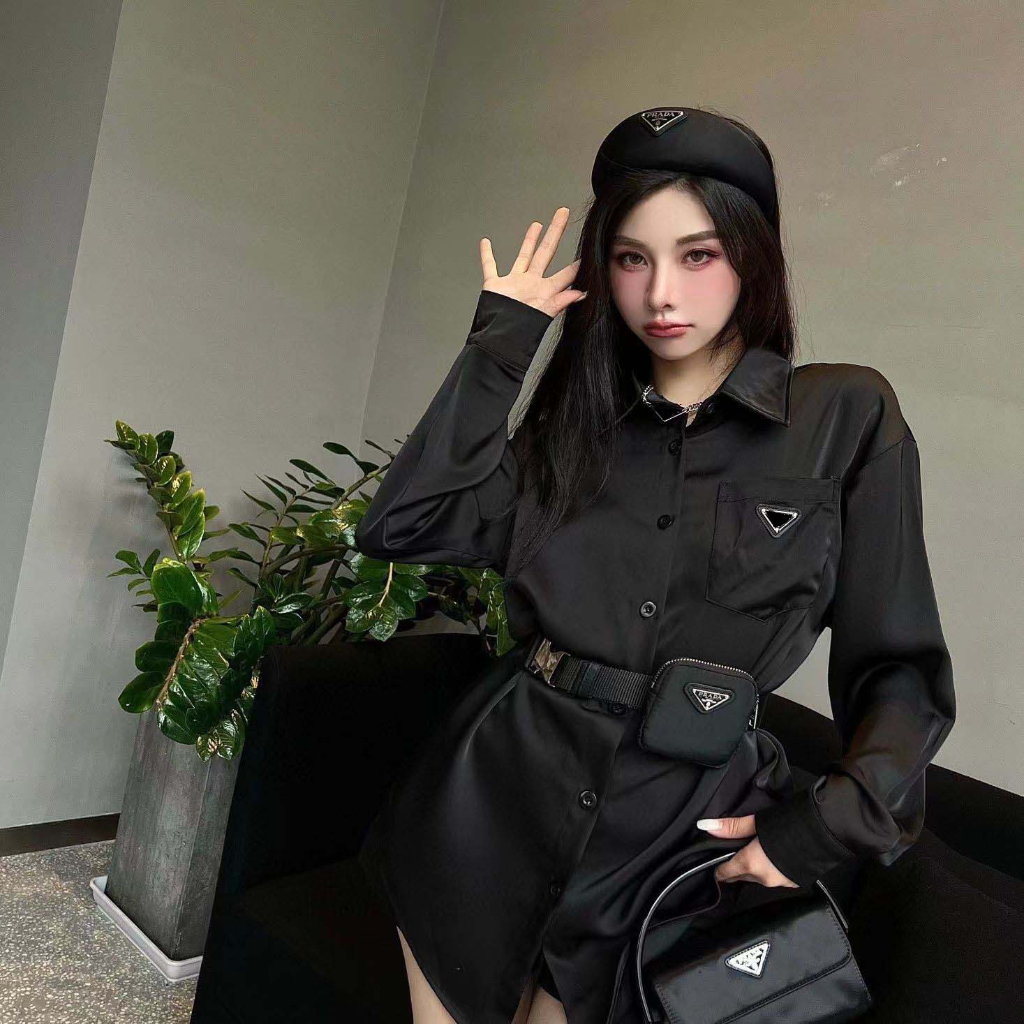 2023 Designer spring and summer new hemmed dotted line triangle label short style design sense sweet and spicy wind lapel long-sleeved shirt top