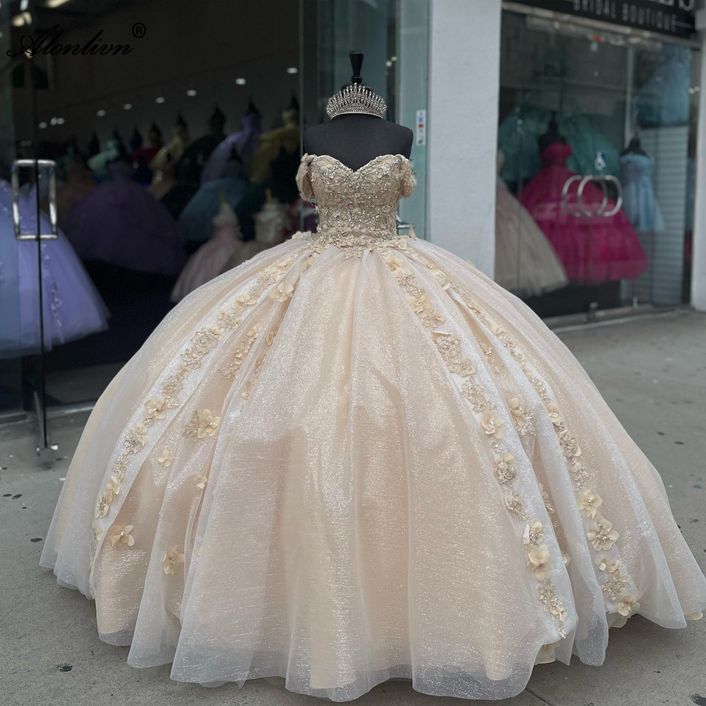 Champaghe Colore Sweetheart Ball Gown Quinceanera Abiti con spalle scoperte Perline Perle Appliques Fiori 3D Prom Evening Party Spettacolo Abiti di compleanno Abito