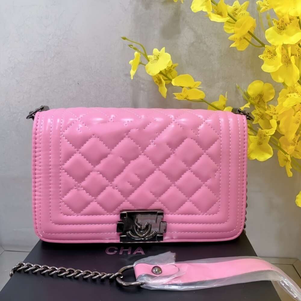 Designer handtassen te koop Nieuwe hete damesmerktassen Keten Kleine vierkante tas Dames één schouder Mode Eenvoudig