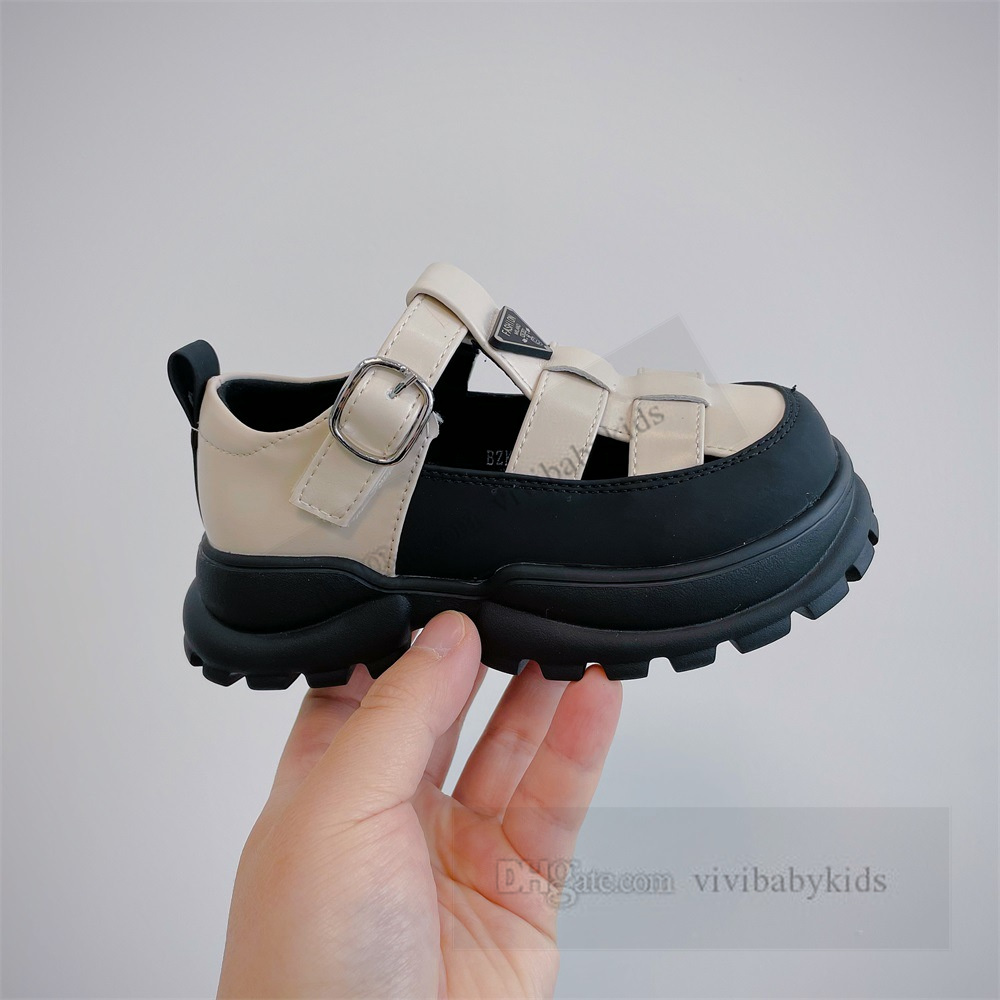 Fashion Kids hollow weaving beach sandals girls letter triangle soft bottom sandals children non-slip comfortable casual shoes Z7457