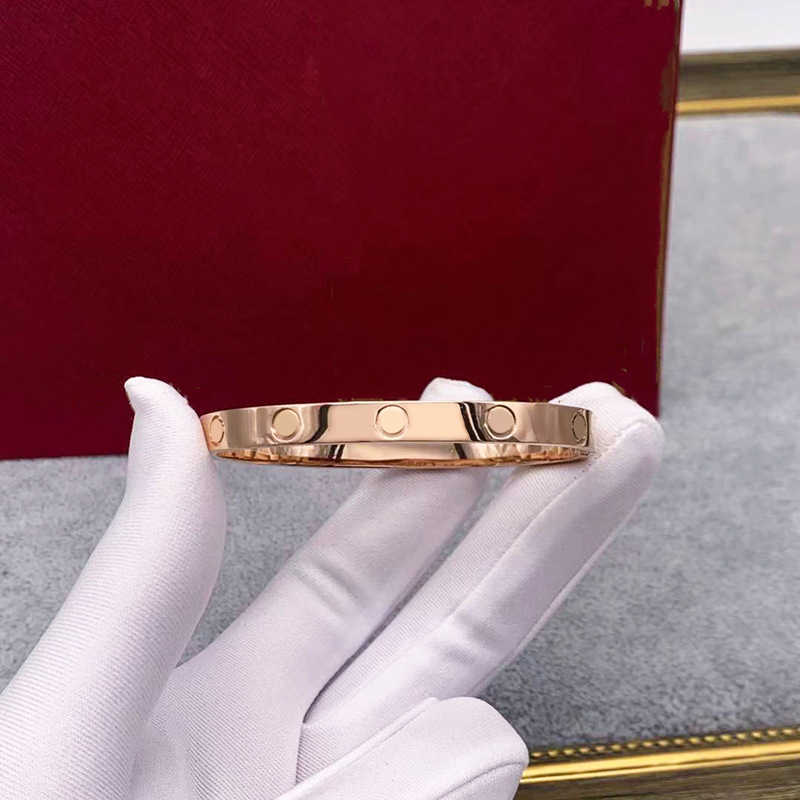 Bracciale Carrelli Bracciale con fibbia carte semplice e alla moda, regalo coppie in acciaio al titanio placcato oro rosa