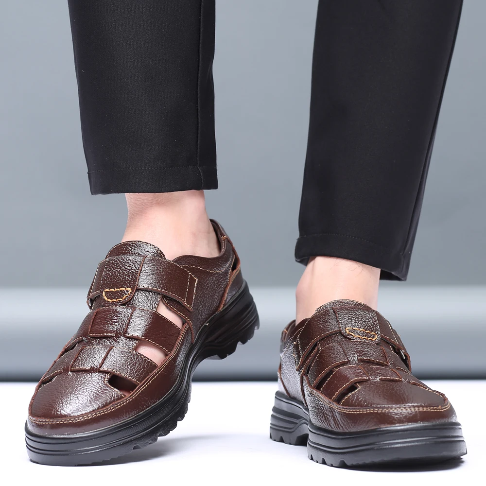 Sandales Nouvelles chaussures d'été 2021 hommes sandales authentiques en cuir de haute qualité Chaussures décontractées masculines Brand masculin Sandales non galets et taille