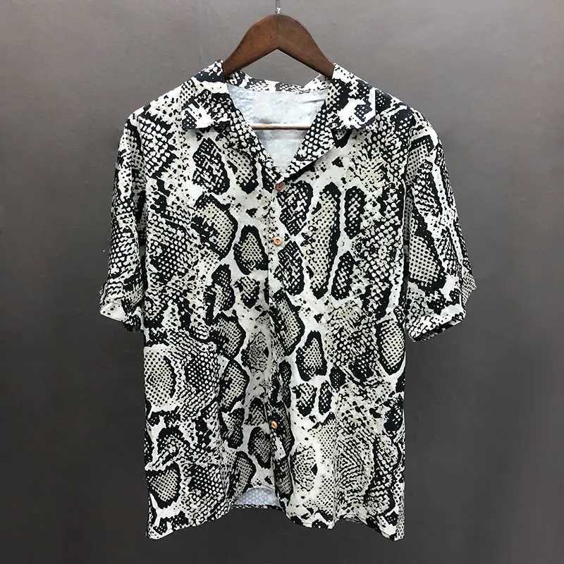 T-shirts masculins 2023 Été Camisa Fashion Masculine chinois Shirt New Snake Sket imprimé à manches courtes courtes Mentides décontractées J240402