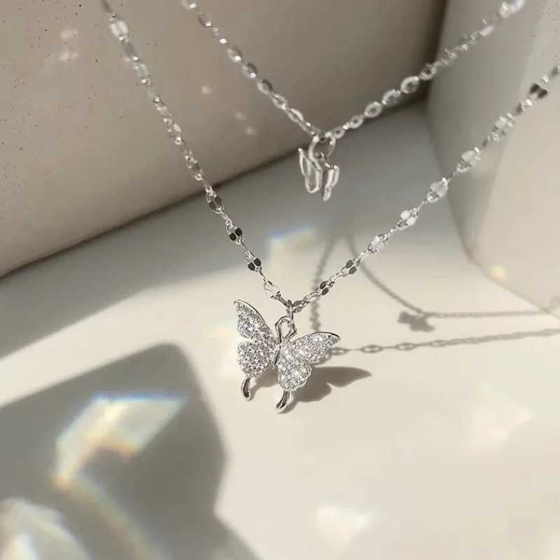 Подвесные ожерелья женщины и ювелирные изклассические модные двойное колье с бабочкой 2023 Новый воротничный цепь легкая роскошная маленькая подвесная саяна