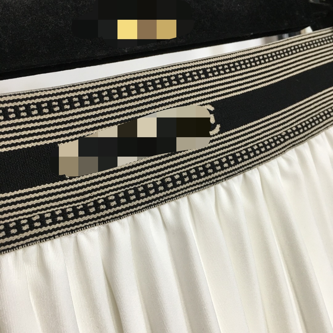 401 2024 Новые продукты Летнее высококачественное платье взлетно -посадочной полосы Черная флора печатная панель экипаж черная длинная юбка