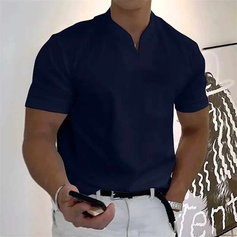 Herren T-Shirts Sommer Männer Geschäft Kausaler T-Shirt Strand Mode Thin Ständer Kragen Massives T-Shirt V-Ausschnitt Atmungsfreie Fitness Korean Streetwear Tops 2443