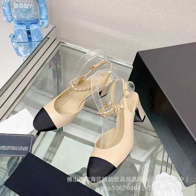 14% de rabais sur les chaussures de créateurs Xiaoxiang épaisses chaînes classiques du talon moyen sandales pour les femmes