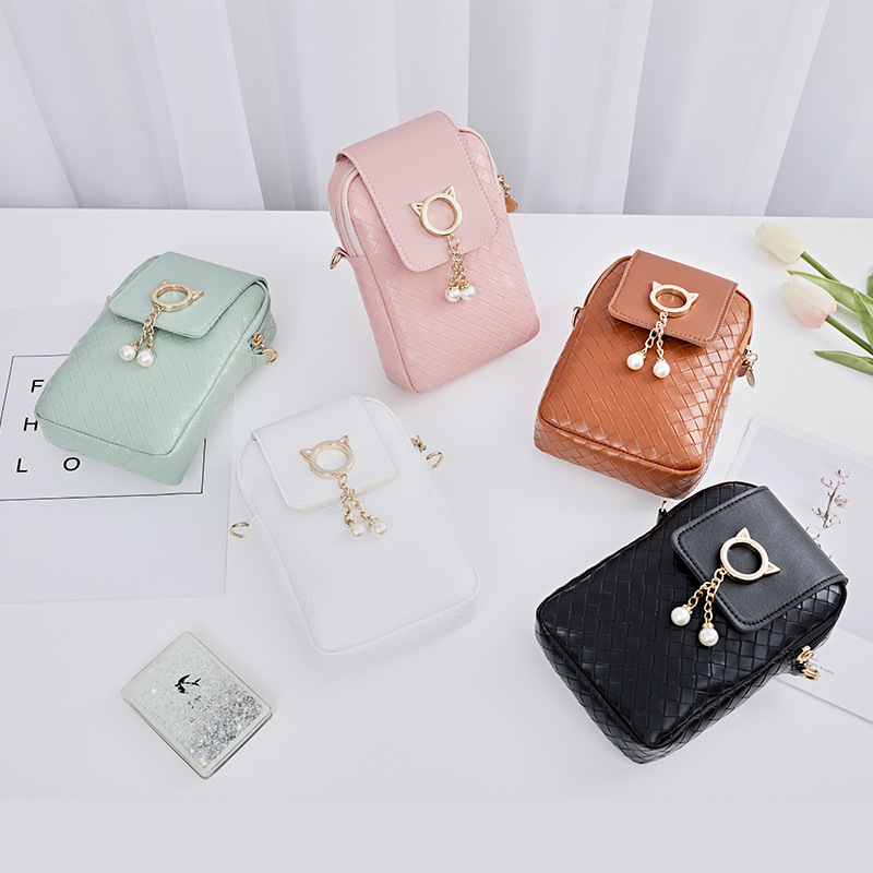 Hot Sale Frühlings Sommer Mini -Crossbody -Taschen für Frauen gewebt Pearl Quast