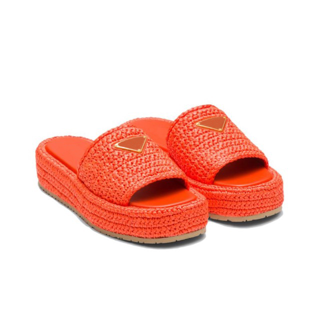 Triangellogo Casual Slip-On Women Sandaler med Box Open Toe Slingback Summer Beach Slippers Lätt designer Luxury Women Shoes Outdoor Office