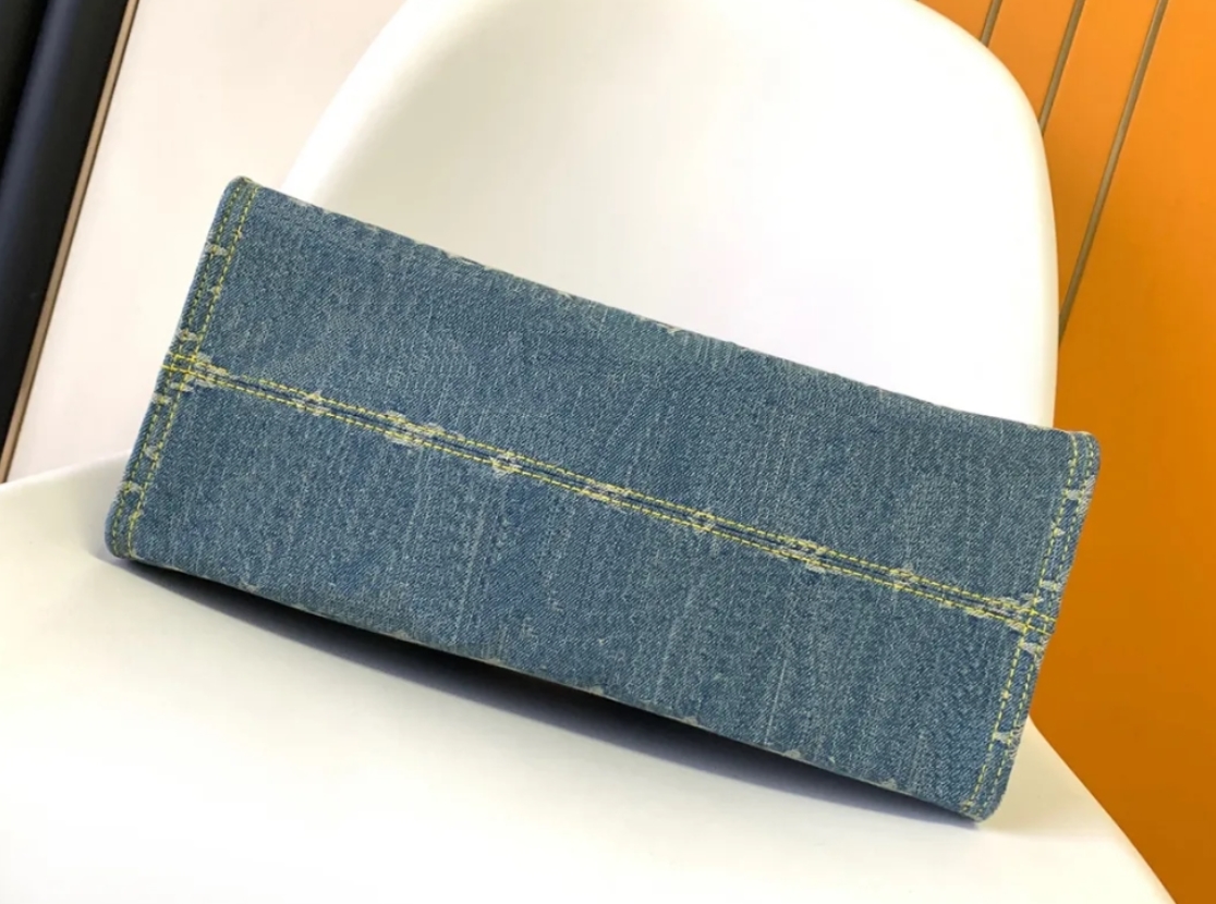 Denim blå tygväska transporterar mm axelväska medelhög handväska toppkvalitet duk läder modedesigner shopping väska mini månen handväska kullar 10a koppling plånbok m46871