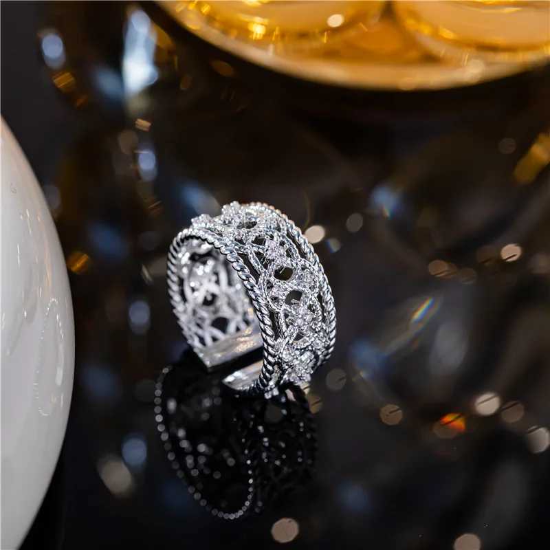 Wedding Rings Vintage Palace Style Hollow Lace Rings New Chinese Style Open Ring Womens Fashion Light Luxury Female Jewelry