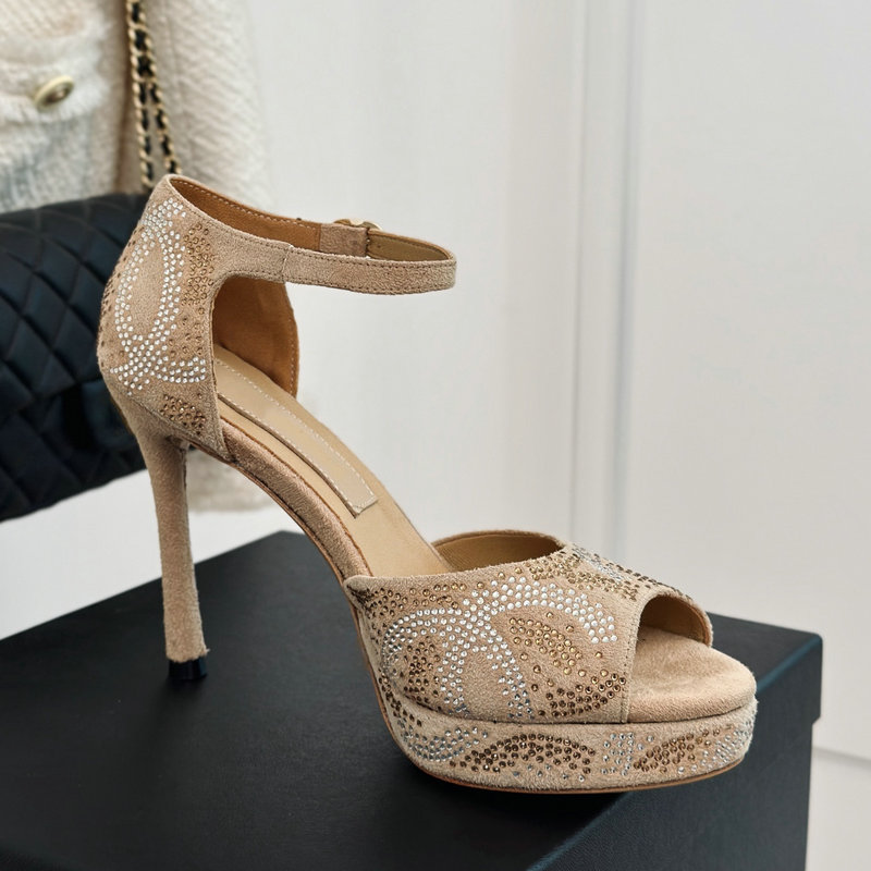 Water Diamond Sandals Luxury Designer Женская толстая единственная каблука Формальная обувь Классическая мода Open Toe Щелка высокие каблуки высотой 10,5 см. Женские сандалии с коробкой 35-42
