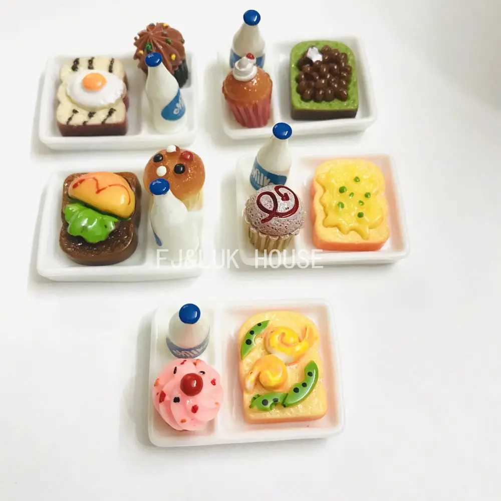 Les cuisines jouent à la nourriture 1/6 MINI MINI FAUTES TOYS TOYS MINIATURE Dollhouse Bread Cupcake Toast Bakery Shop for Blyth BJD Doll House 2443