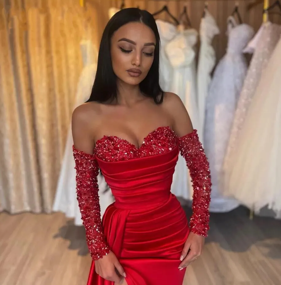 Red Satin Long Evening Dress Off the Shoulder Long Sleeves Pleat Dresses with High Slit Prom Gowns Sexy Sheath Formal Party Dresses