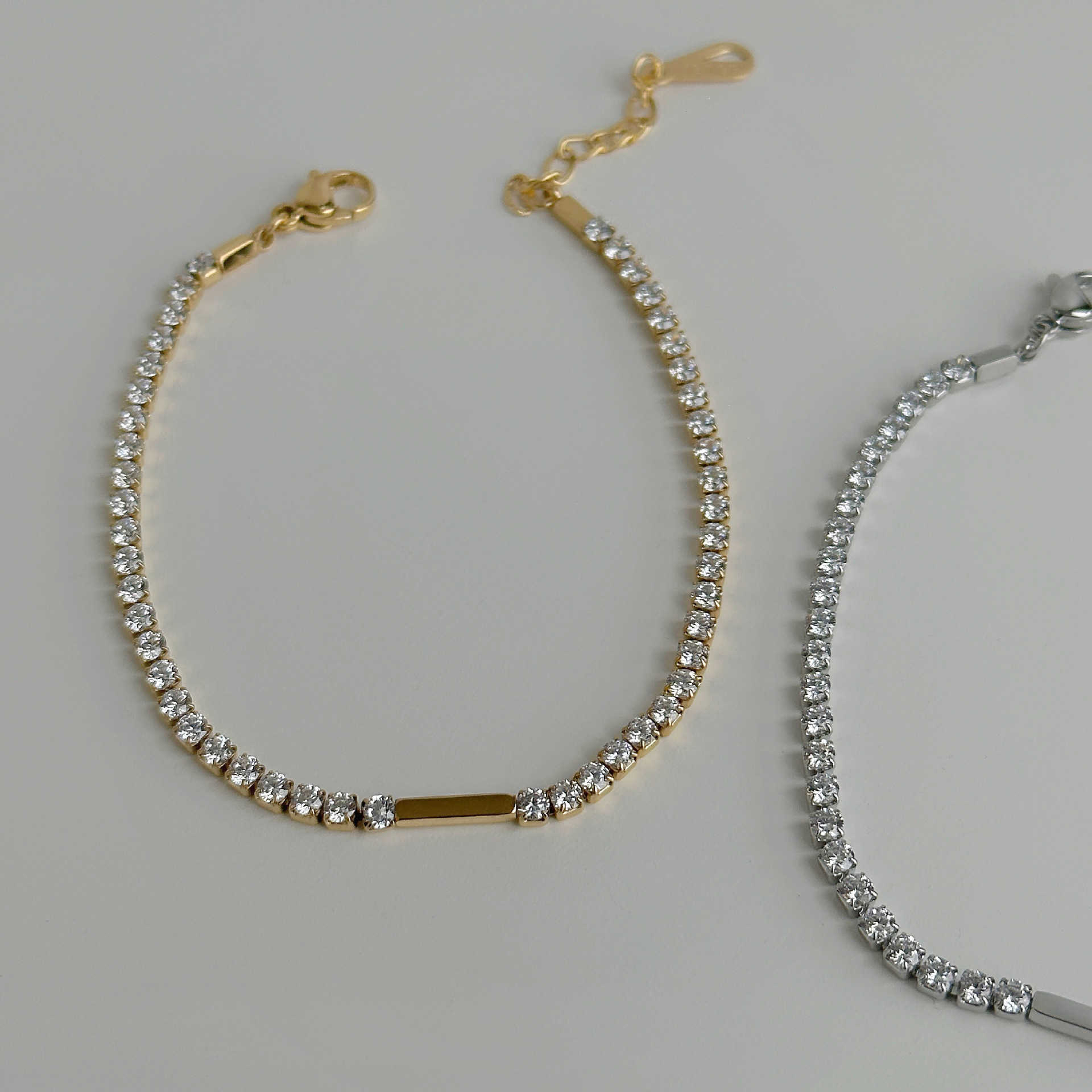 Catena di tennis zircone da zircone a 18k alla moda e minimalista con caviglie d'oro e d'argento